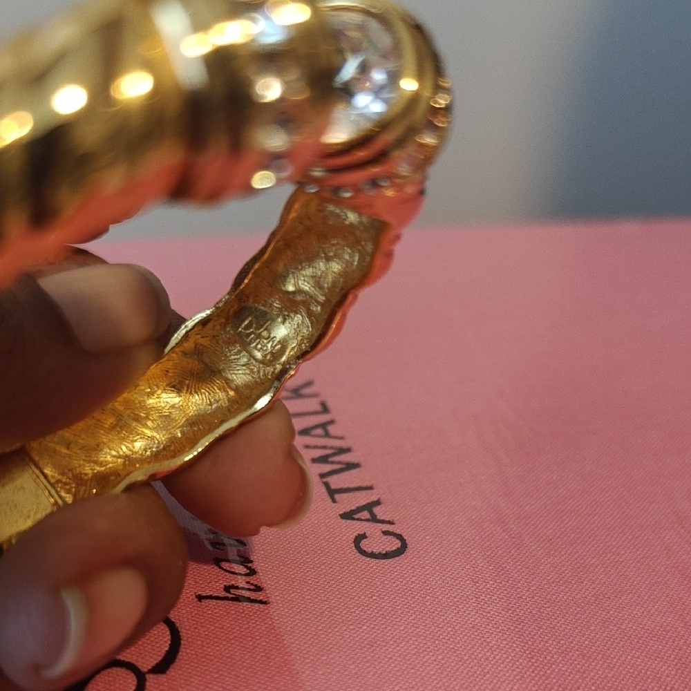 Elegant Gold and Silver Crystal Bracelet - Picture 2 of 3